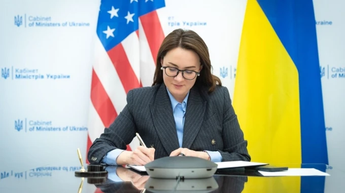 Украина и США подписали меморандум о намерении заключить соглашение о полезных ископаемых