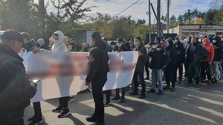 Акція біля будинку Порошенка: на учасника склали адмінпротокол