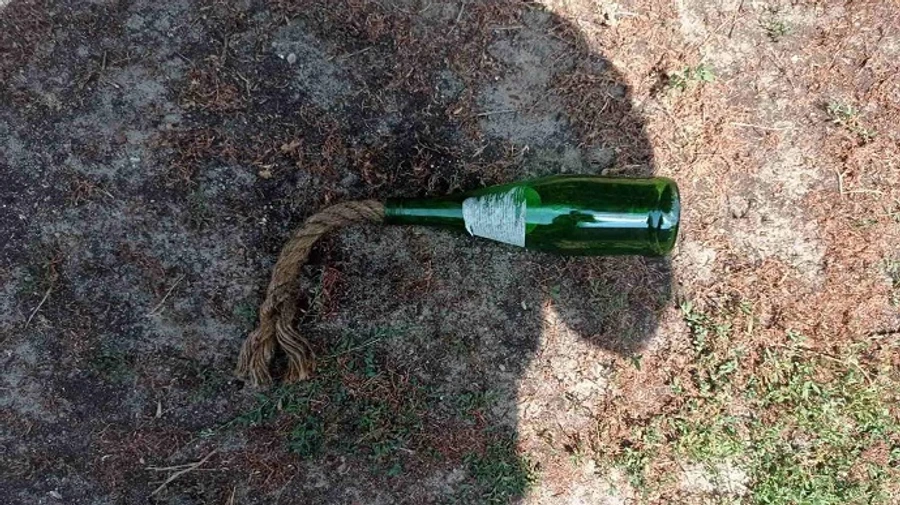 Во двор журналиста на Харьковщине бросили коктейли Молотова