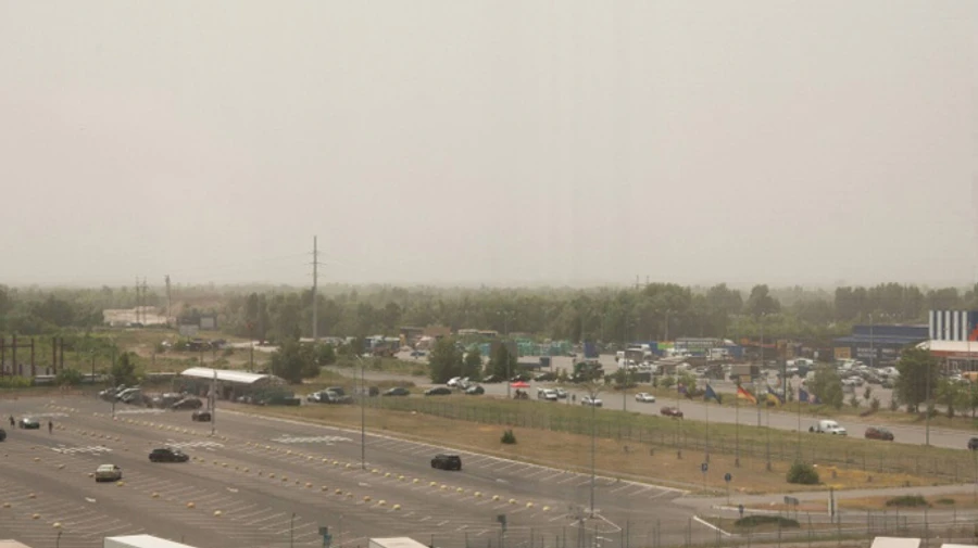 Над лівобережною Україною зафіксували пилову бурю Астраханський суховій