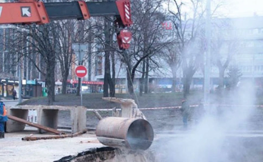 Комунальники розповіли про аварійний стан тепломереж Києва