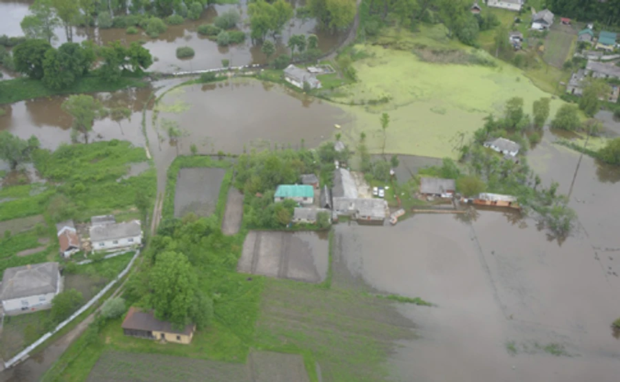 Два человека погибли на западе Украины из-за большой воды