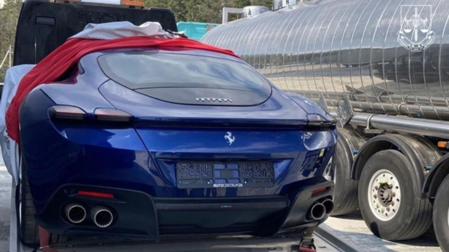 Ferrari для россиян, активы в тени и 17 млн в декларации: экс-чиновник оборонки получил подозрение