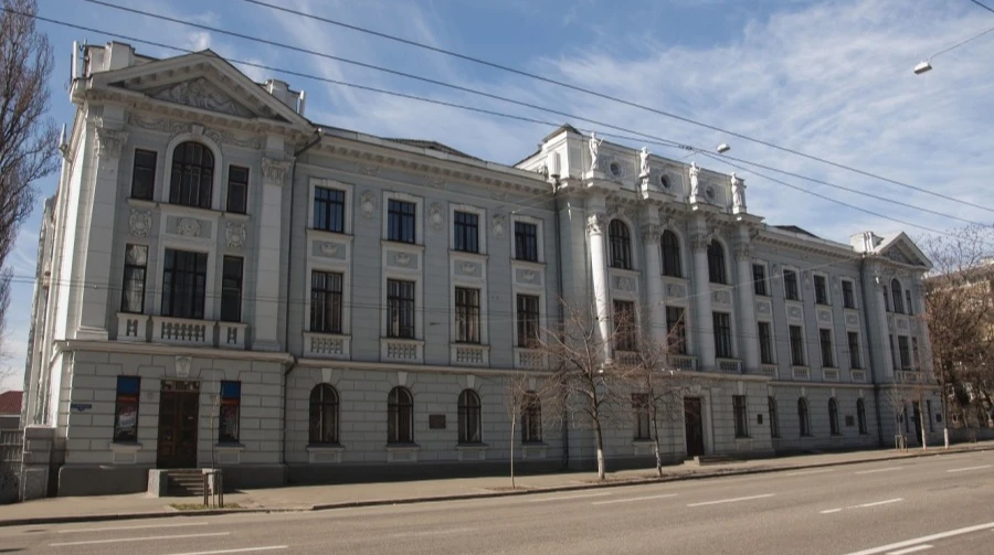 Привласнила 2,5 млн, виписуючи науковцям фейкові відрядження – підозра ексбухгалтерці інституту НАНУ