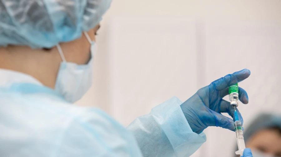 В Україні 5 людей отримали дві дози вакцини проти COVID