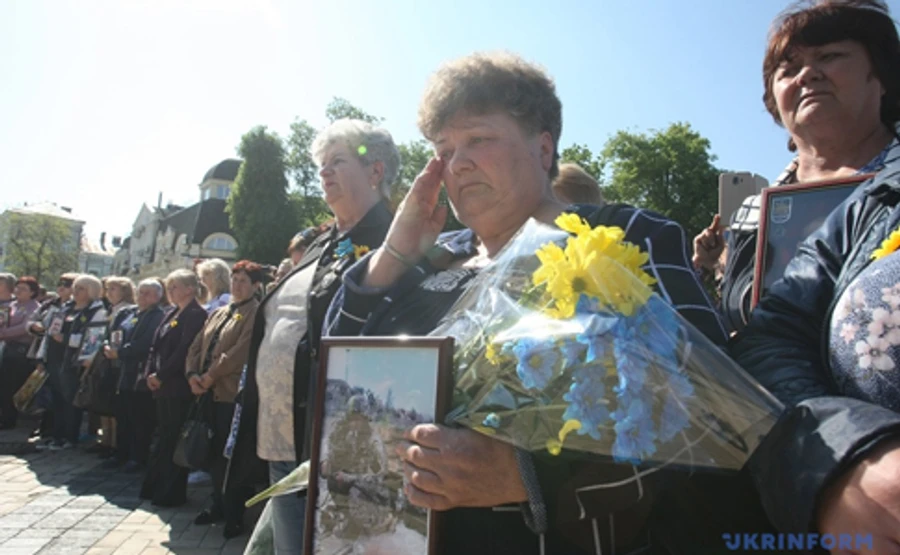 В Киеве проходит Шествие матерей