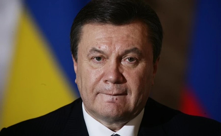 Захист Януковича вимагає допитати Матіоса у справі про держзраду