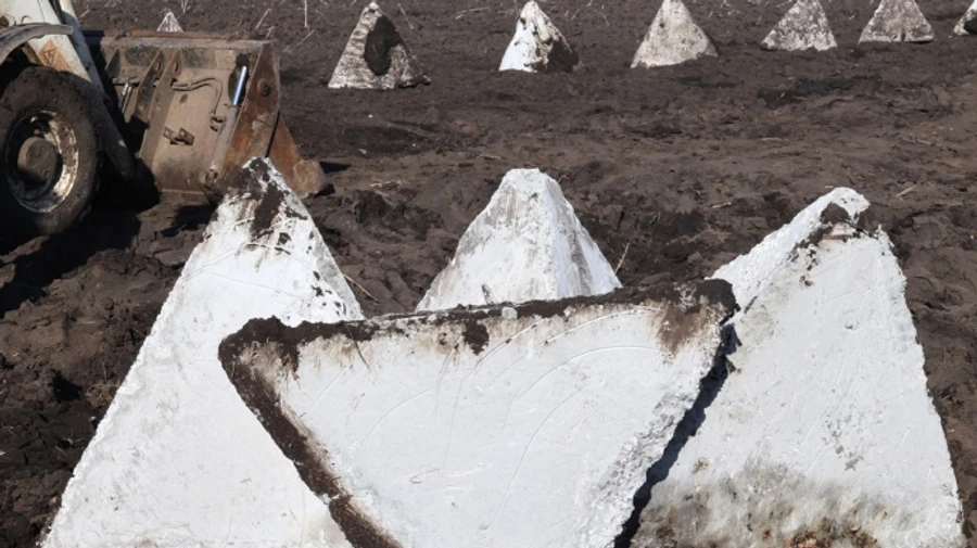 Satellite images reveal new Belarusian fortifications near Lithuanian border – photos