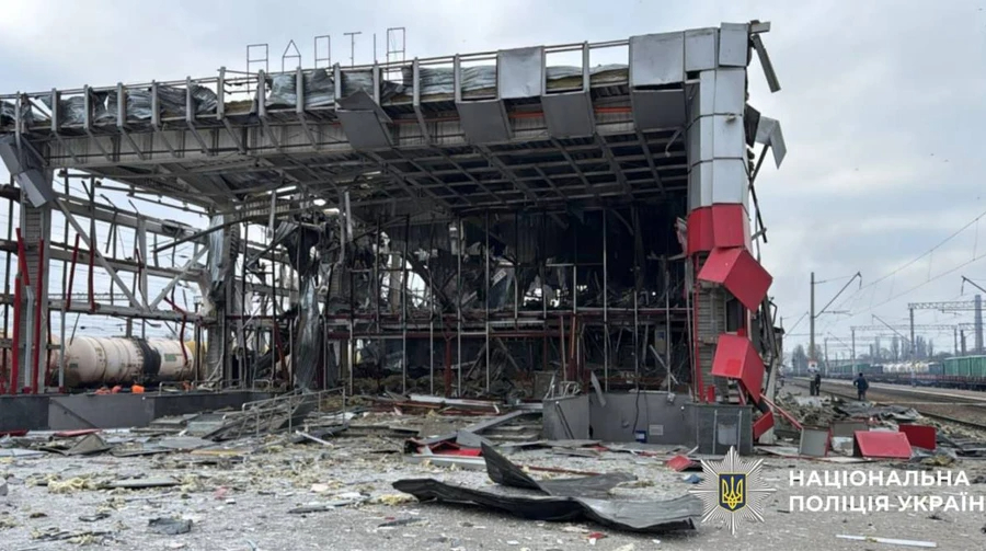 Ukrainian Railways resumes train service through Fastiv following Russian attack – video