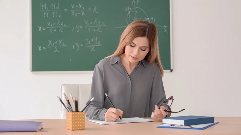 Снижение надбавок и задержка выплат: в МОН ответили на распространенные вопросы о повышении зарплат учителям