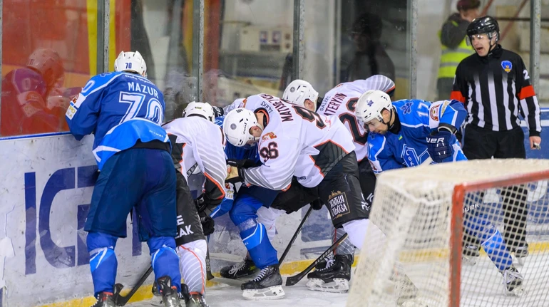 Сокіл злетів, Кременчук здає позиції: чим запам'ятався регулярний сезон чемпіонату України з хокею