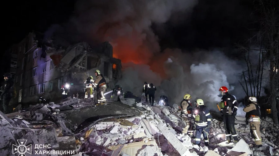 Russian ballistic strike hits apartment block in Kharkiv: 3 killed, 10 injured – photos