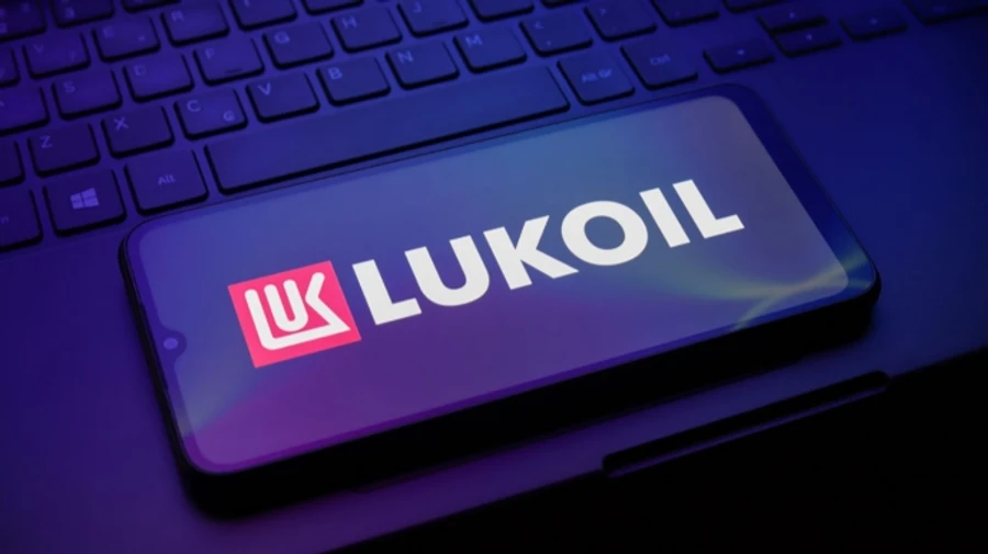 Russian oil giant Lukoil earns billions bypassing EU sanctions