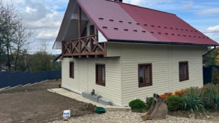 Військові ремонтували будинок свого комбата за бойові з фронту: їх затримали