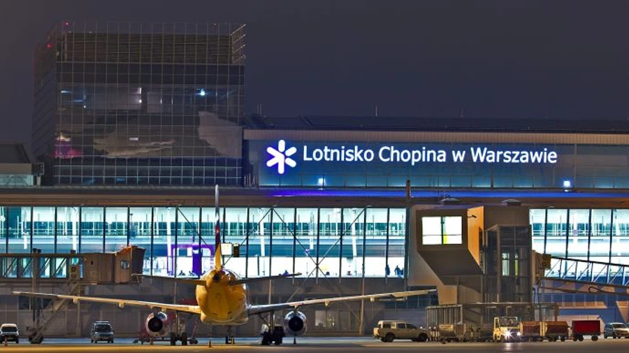 В варшавском аэропорту работают саперы, людей эвакуировали 