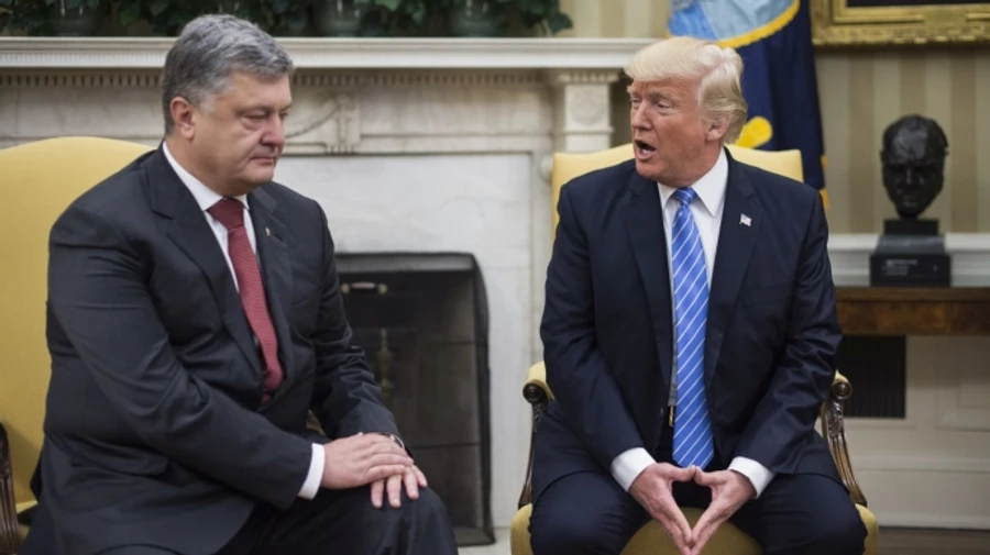 Порошенко рассказал, как Трамп спрашивал его, чей Крым