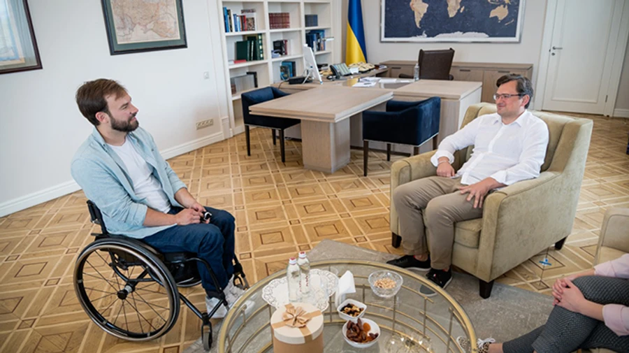 Кулеба решил превратить МИД в первый безбарьерный орган власти