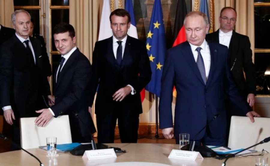 Зеленський обговорив із Путіним майбутню зустріч