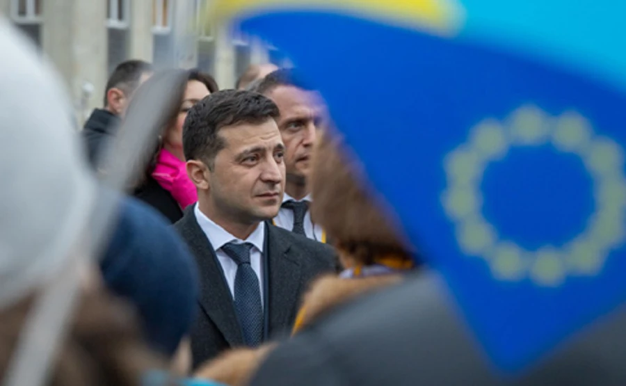 Рейтинг Зеленського стрімко впав до 52%