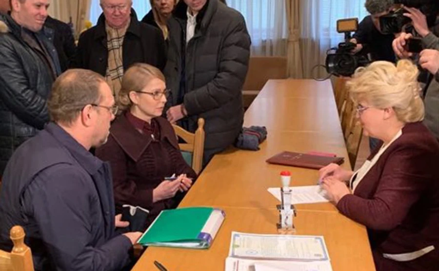 Еще четыре кандидата в президенты сдались в ЦИК