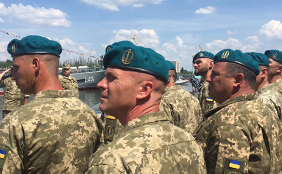 Морські піхотинці отримали нові берети та нове свято