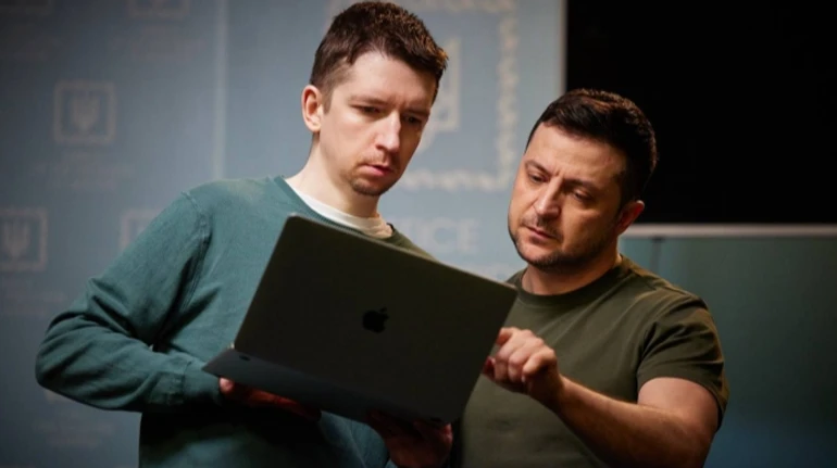 После отставки Ермака генератором тревоги для Зеленского стал его советник Литвин – УП