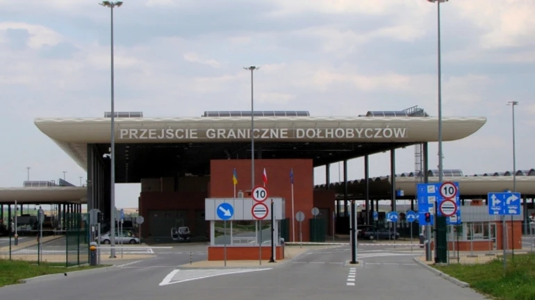 Поляки знову заблокували пункт пропуску Угринів для українських вантажівок