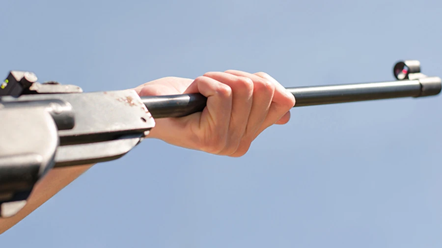 На Прикарпатье школьник получил смертельное ранение из пневматики во время кружка