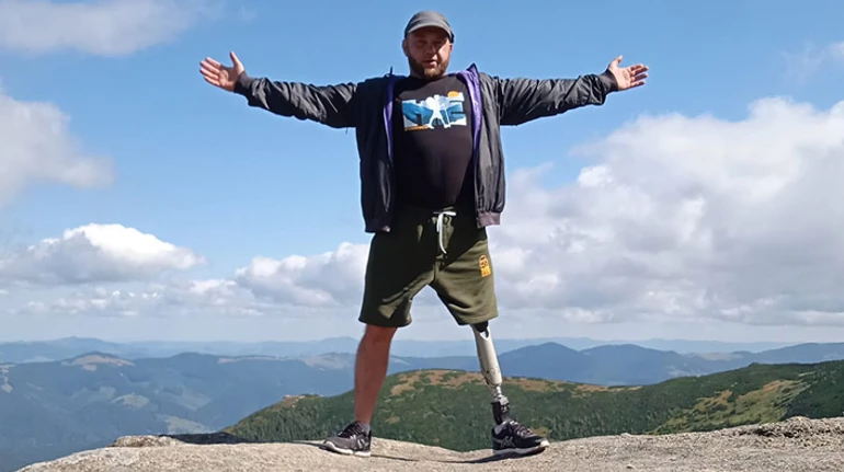 Якщо пів кроку назад – то лише для розгону: історія протезованого ветерана, що здолав Чорногірський хребет