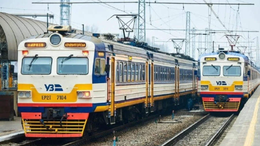 Підлітки вночі залізли на вагон на Одещині – один загинув