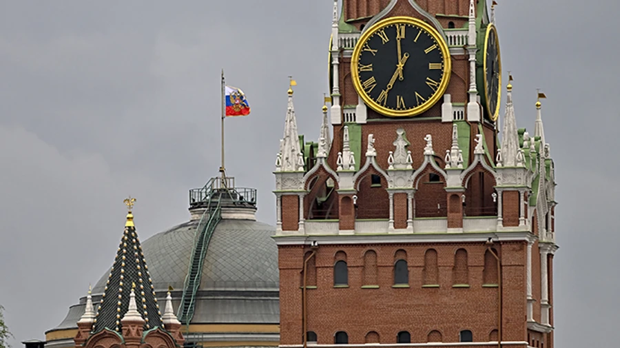 Демонстрація єдності: Кремль негласно заборонив чиновникам звільнятись