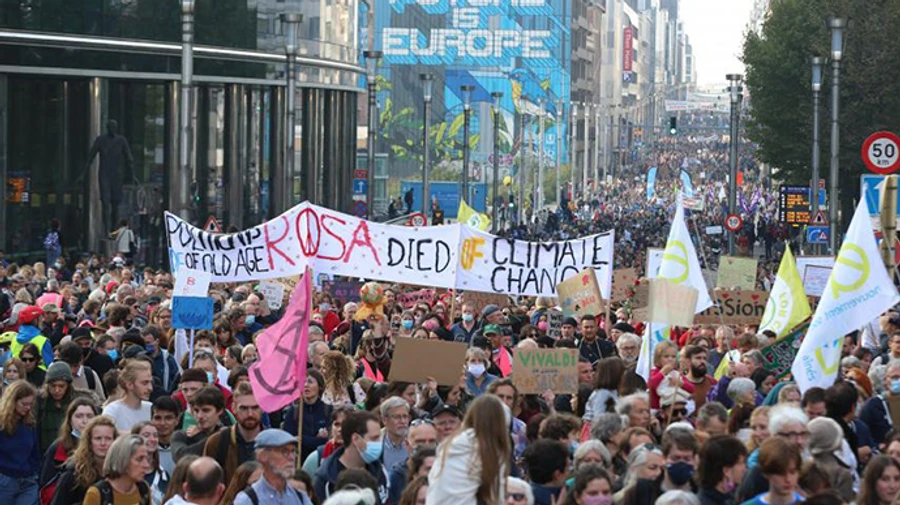 У Брюсселі десятки тисяч людей вийшли на кліматичний марш