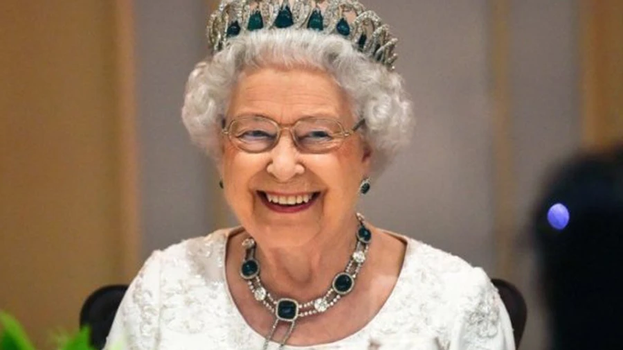 Єлизавета II пожартувала про переслідування російських винищувачів британськими