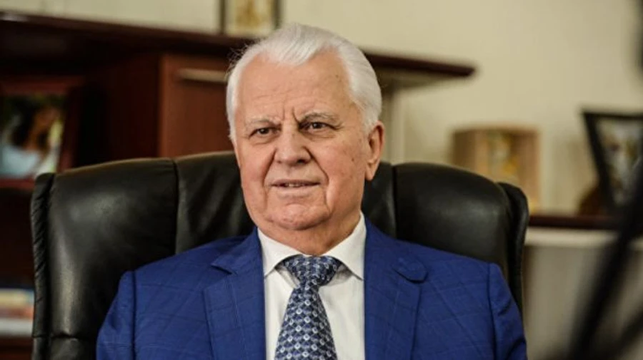 Зеленский оценил работу Кравчука в ТКГ: Я очень доволен