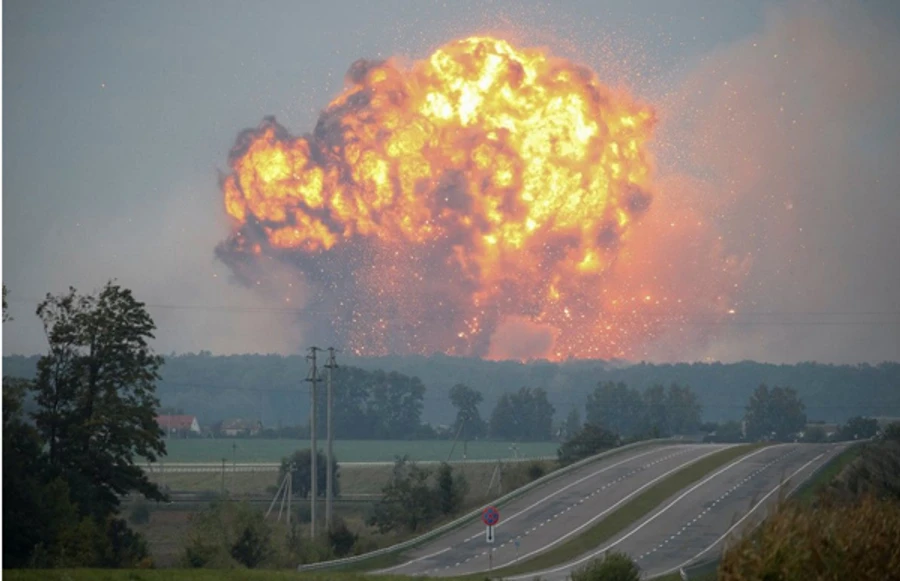 Офіс Венедіктової назвав основні версії вибухів боєприпасів на складах Міноборони