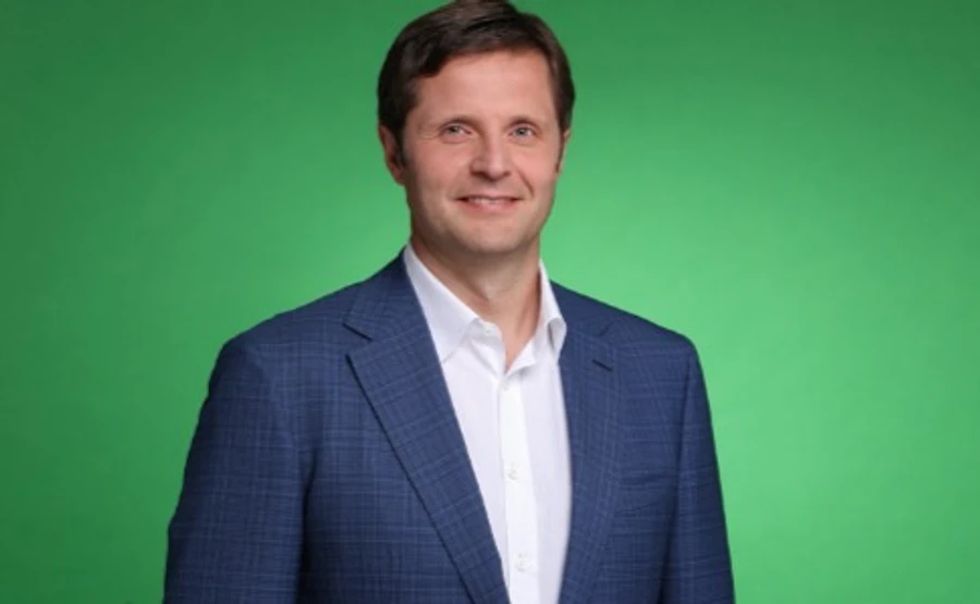 Пропустил 5 заседаний Рады: слуга вылетел на Кипр перед закрытием границы