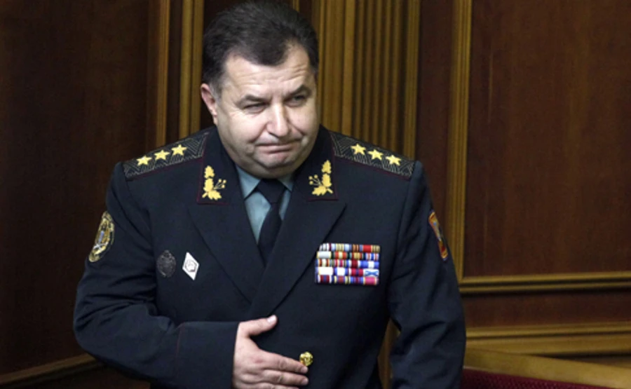 Порошенко звільнив Полторака з військової служби