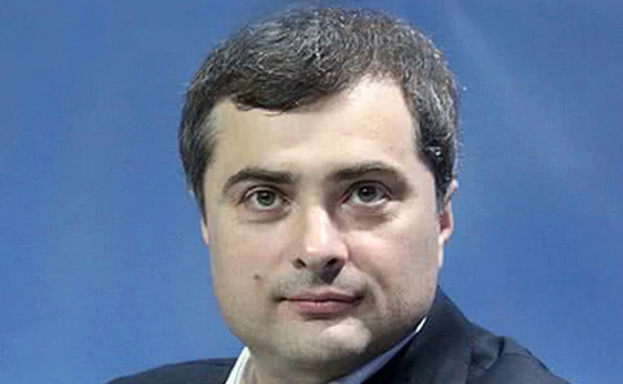 Путин вновь назначил Суркова своим помощником