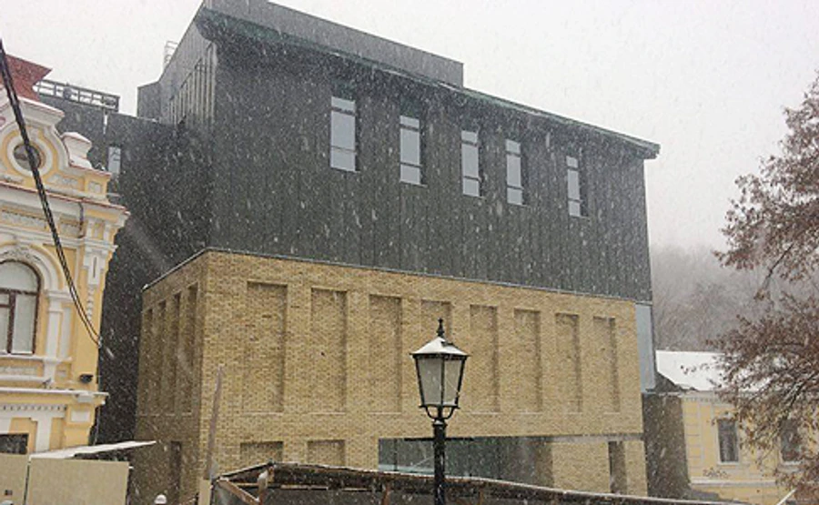 Театр на Подоле показал фасад здания, которое взбудоражило киевлян