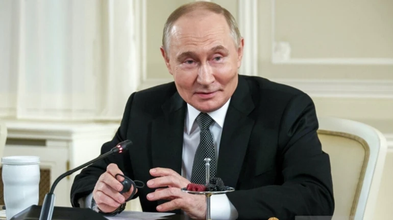 Putin says he's ready to meet with Zelenskyy but won't sign anything with him