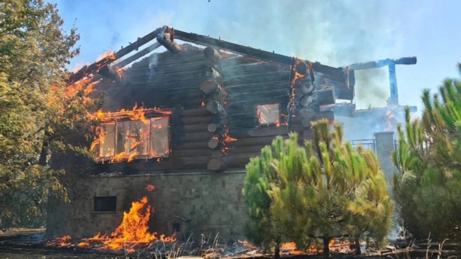 Russians attack Dnipropetrovsk Oblast, destroying two houses and car – photos