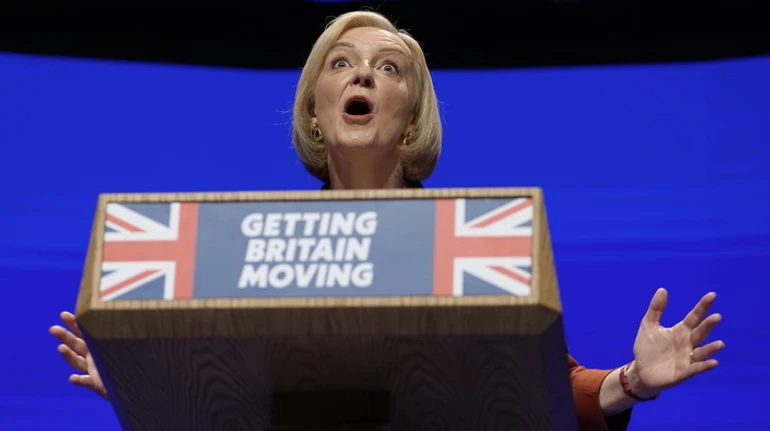 Совсем не Тэтчер. Почему премьер Британии провалила реформы и оказалась в шаге от отставки