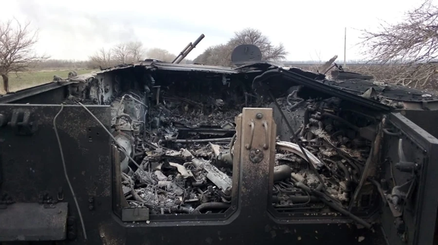 Білоруські строковики відмивають російські танки від останків тіл – ЗМІ