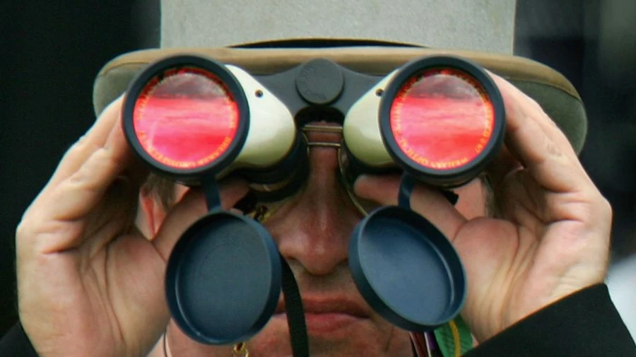 У Порошенка заявили, що за його маєтком стежать агенти Зеленського