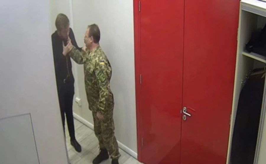 Нардеп от БПП напал на представителя Зеленского после эфира