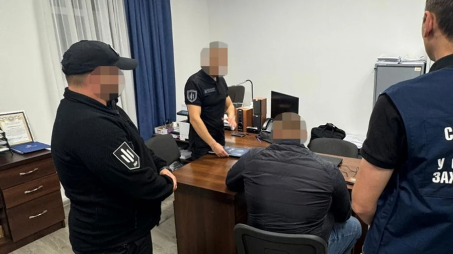 ​Командир військової частини з Рівного змушував підлеглих будувати йому хату – ДБР