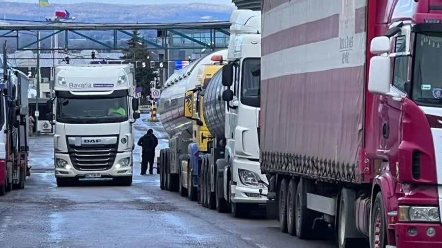Polish farmers unblock checkpoint on border with Ukraine