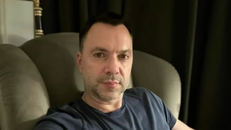 Zelenskyy enacts sanctions against several Ukrainian public figures and Russian propagandists