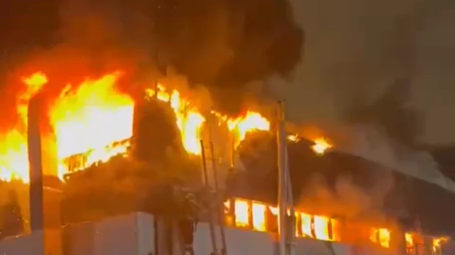 Large-scale fire breaks out in Moscow