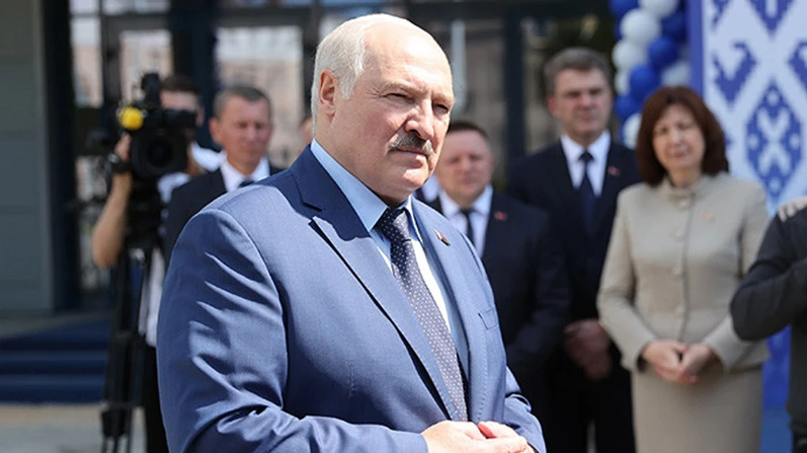 Lukashenko wants each village to give 50 people to his people's militia 